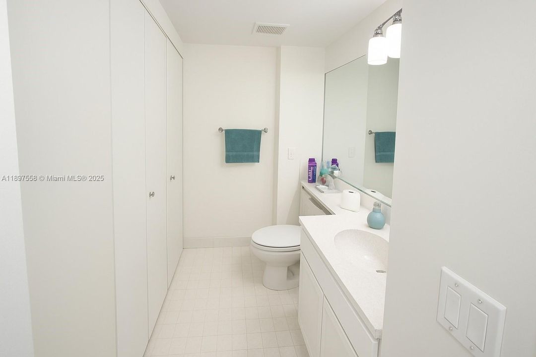 For Rent: $3,200 (2 beds, 2 baths, 1187 Square Feet)