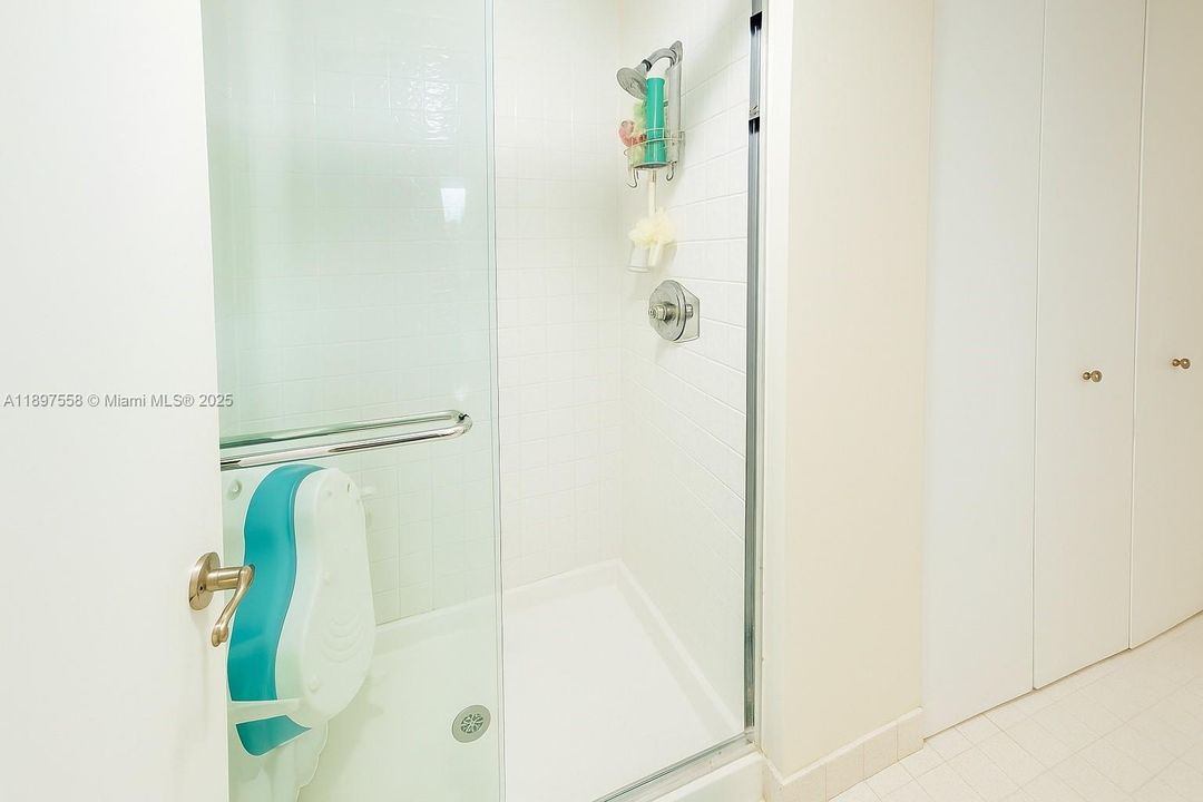 For Rent: $3,200 (2 beds, 2 baths, 1187 Square Feet)