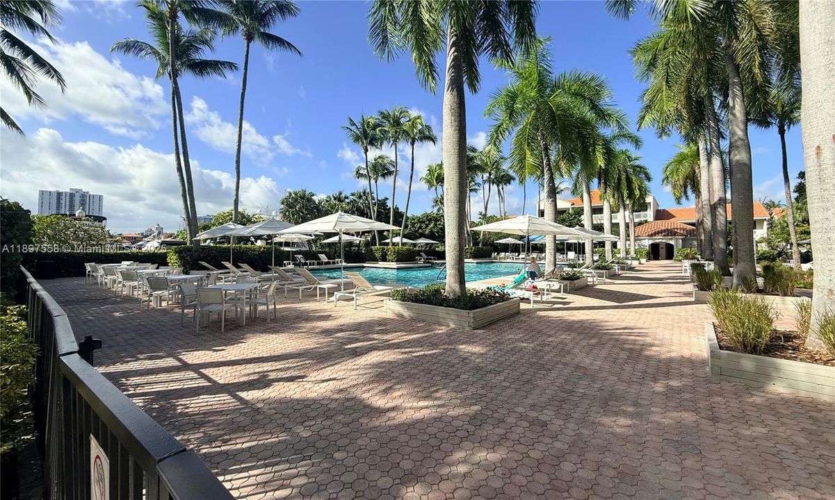 For Rent: $3,200 (2 beds, 2 baths, 1187 Square Feet)