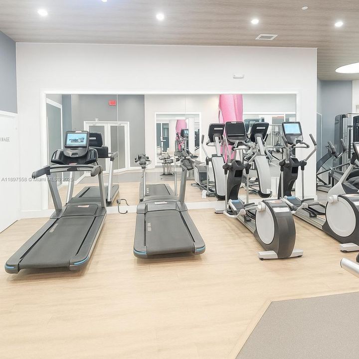 For Rent: $3,200 (2 beds, 2 baths, 1187 Square Feet)