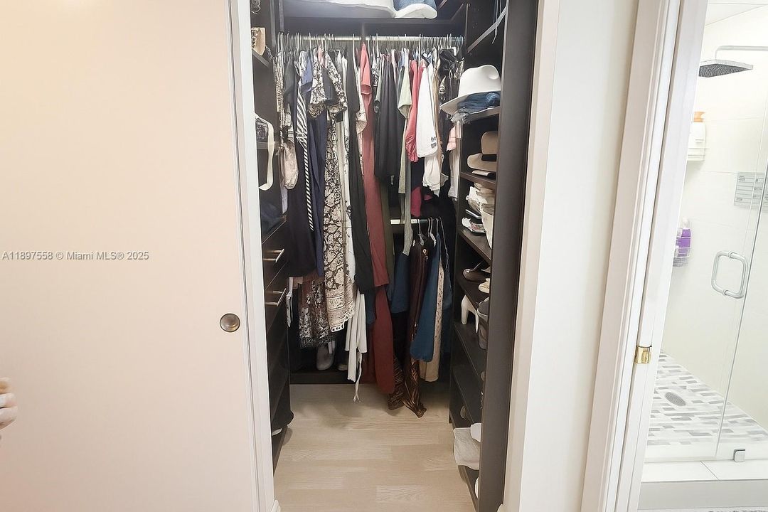 For Rent: $3,200 (2 beds, 2 baths, 1187 Square Feet)