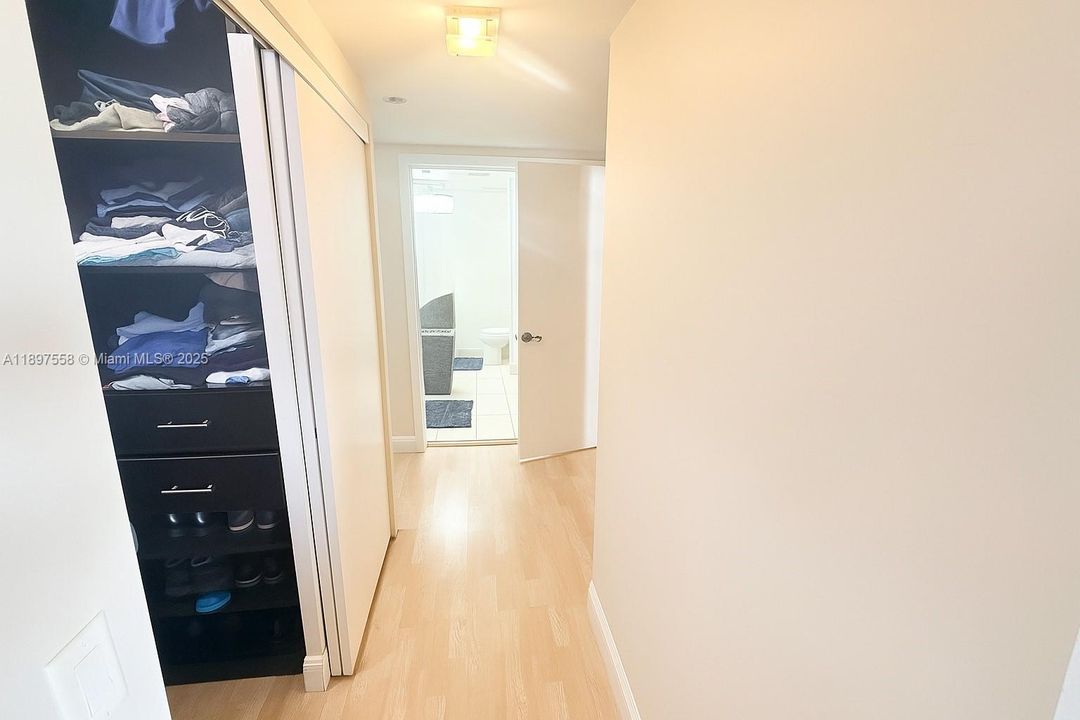 For Rent: $3,200 (2 beds, 2 baths, 1187 Square Feet)