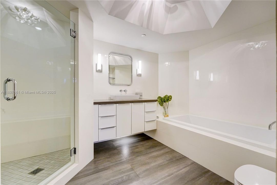 For Sale: $1,549,000 (2 beds, 3 baths, 2150 Square Feet)