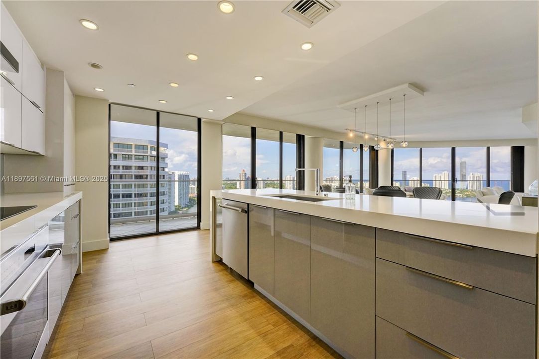 For Sale: $1,549,000 (2 beds, 3 baths, 2150 Square Feet)