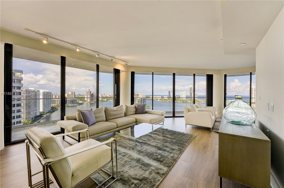 For Sale: $1,549,000 (2 beds, 3 baths, 2150 Square Feet)