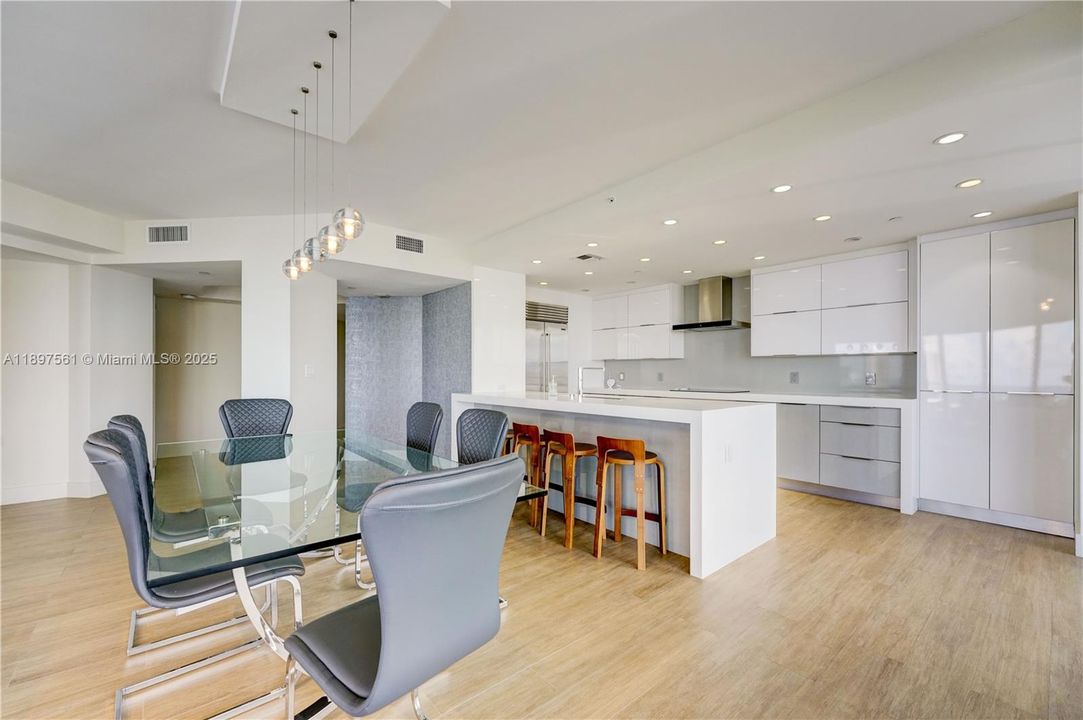 For Sale: $1,549,000 (2 beds, 3 baths, 2150 Square Feet)