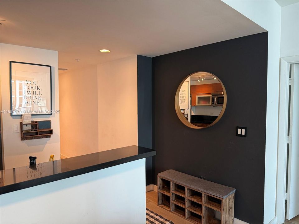 Recently Rented: $3,000 (1 beds, 1 baths, 806 Square Feet)