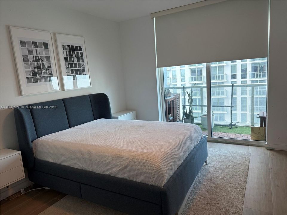 Recently Rented: $3,000 (1 beds, 1 baths, 806 Square Feet)