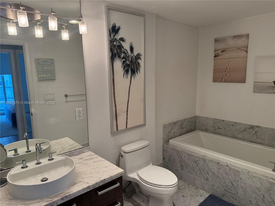 Recently Rented: $3,000 (1 beds, 1 baths, 806 Square Feet)