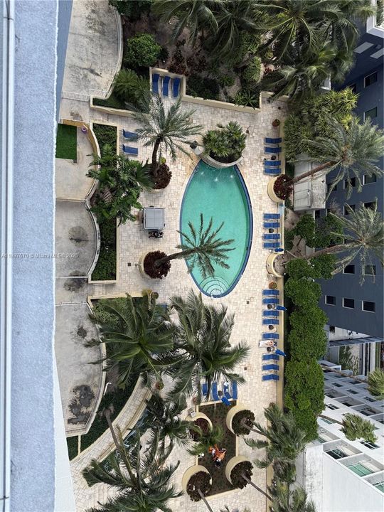 Recently Rented: $3,000 (1 beds, 1 baths, 806 Square Feet)