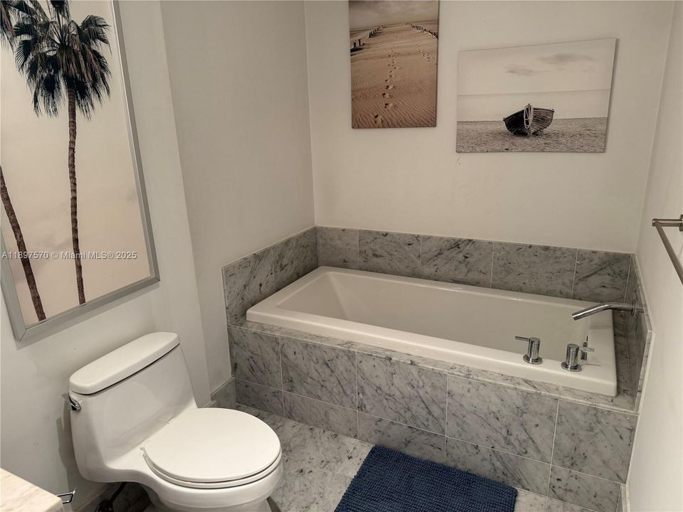 Recently Rented: $3,000 (1 beds, 1 baths, 806 Square Feet)