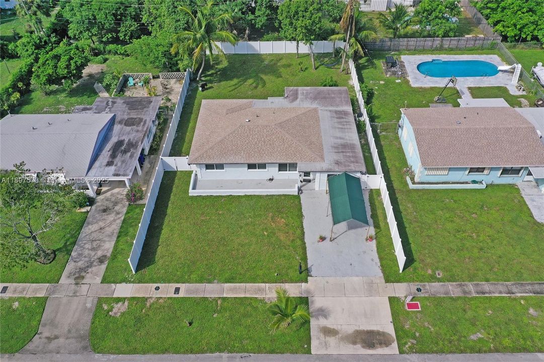 For Sale: $690,000 (5 beds, 3 baths, 1802 Square Feet)