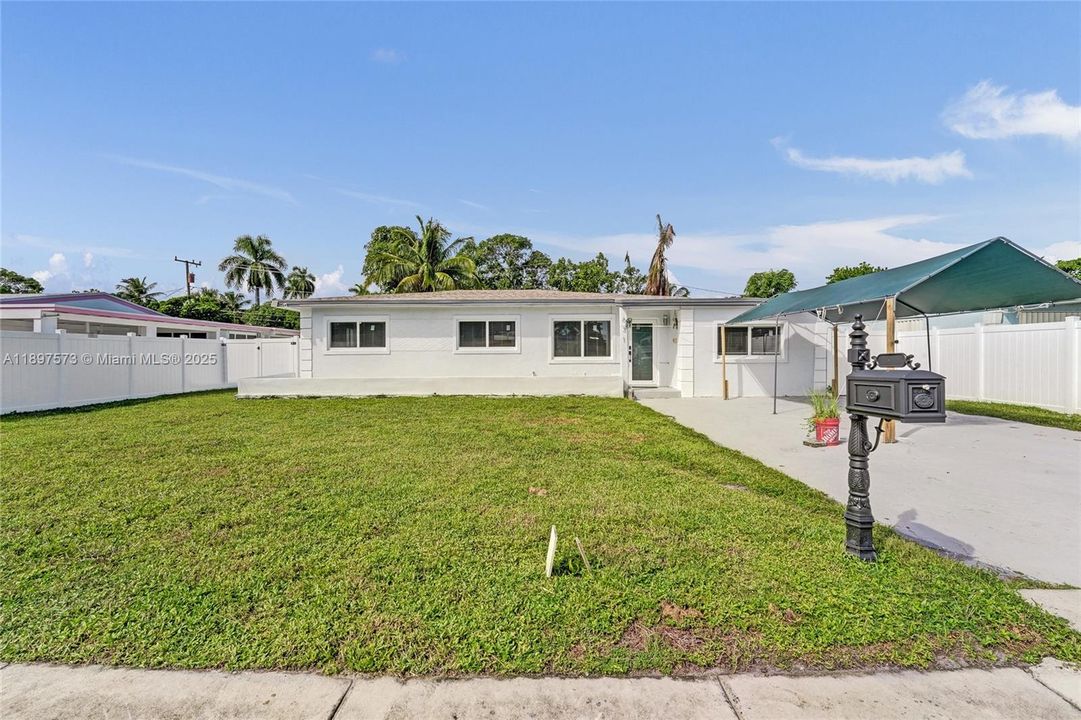 For Sale: $690,000 (5 beds, 3 baths, 1802 Square Feet)