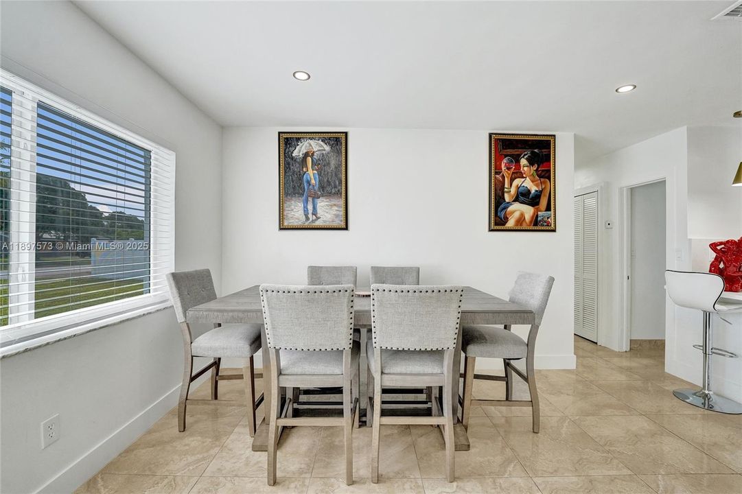 For Sale: $690,000 (5 beds, 3 baths, 1802 Square Feet)