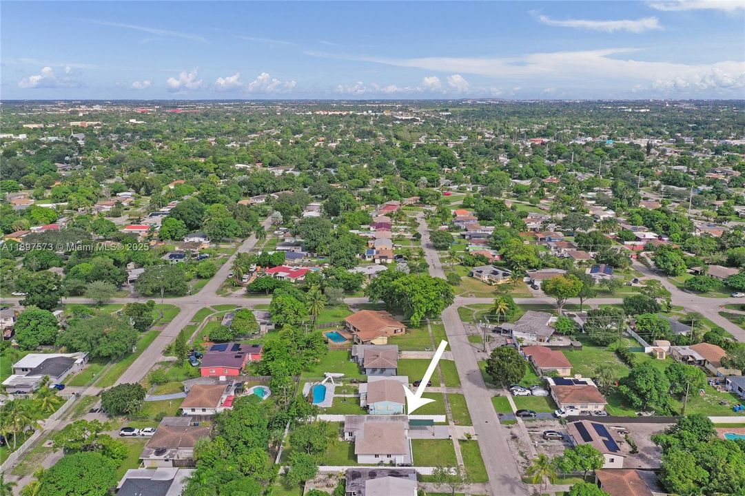 For Sale: $690,000 (5 beds, 3 baths, 1802 Square Feet)