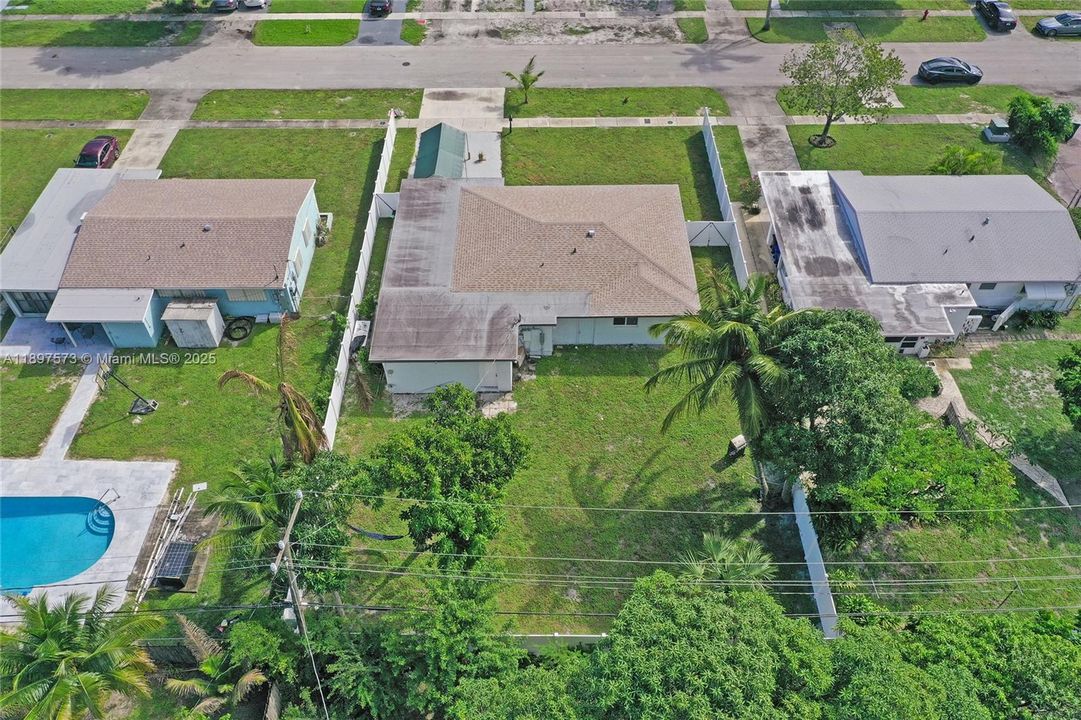 For Sale: $690,000 (5 beds, 3 baths, 1802 Square Feet)