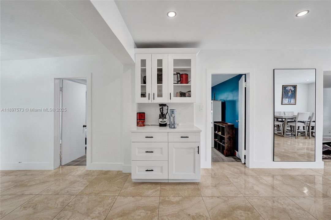 For Sale: $690,000 (5 beds, 3 baths, 1802 Square Feet)