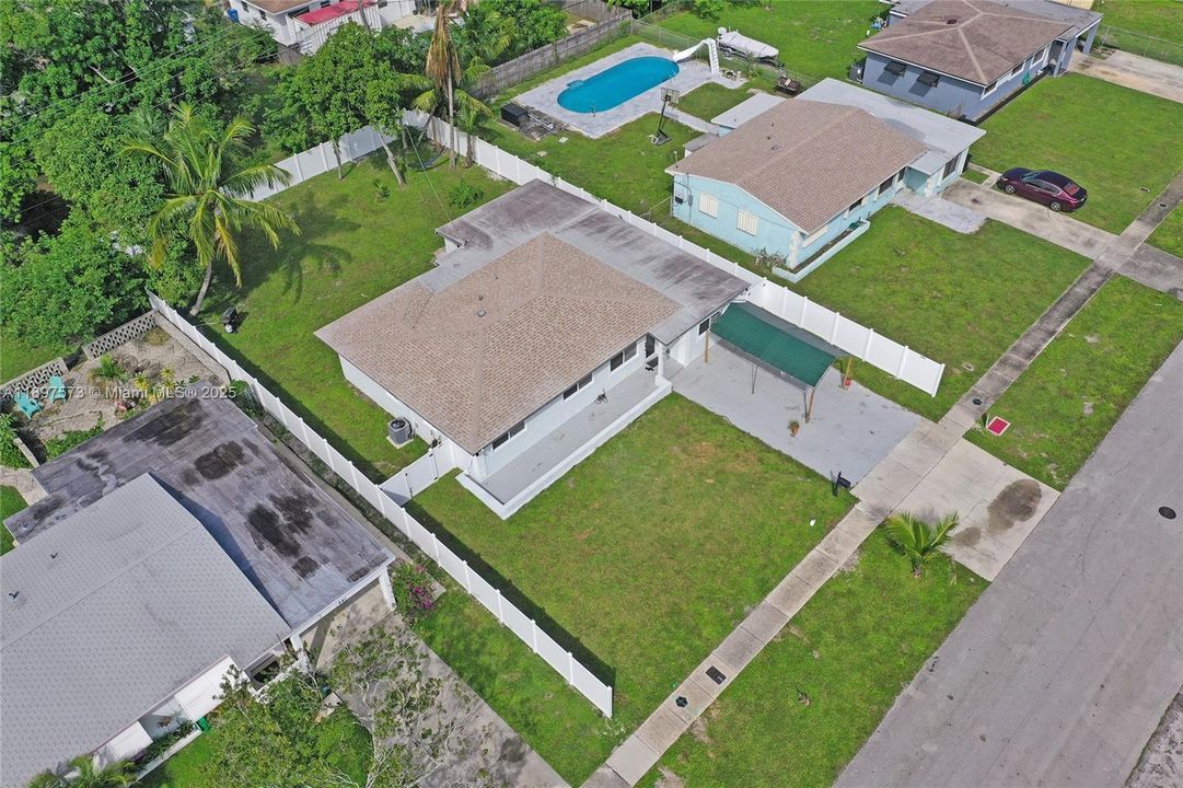 For Sale: $690,000 (5 beds, 3 baths, 1802 Square Feet)