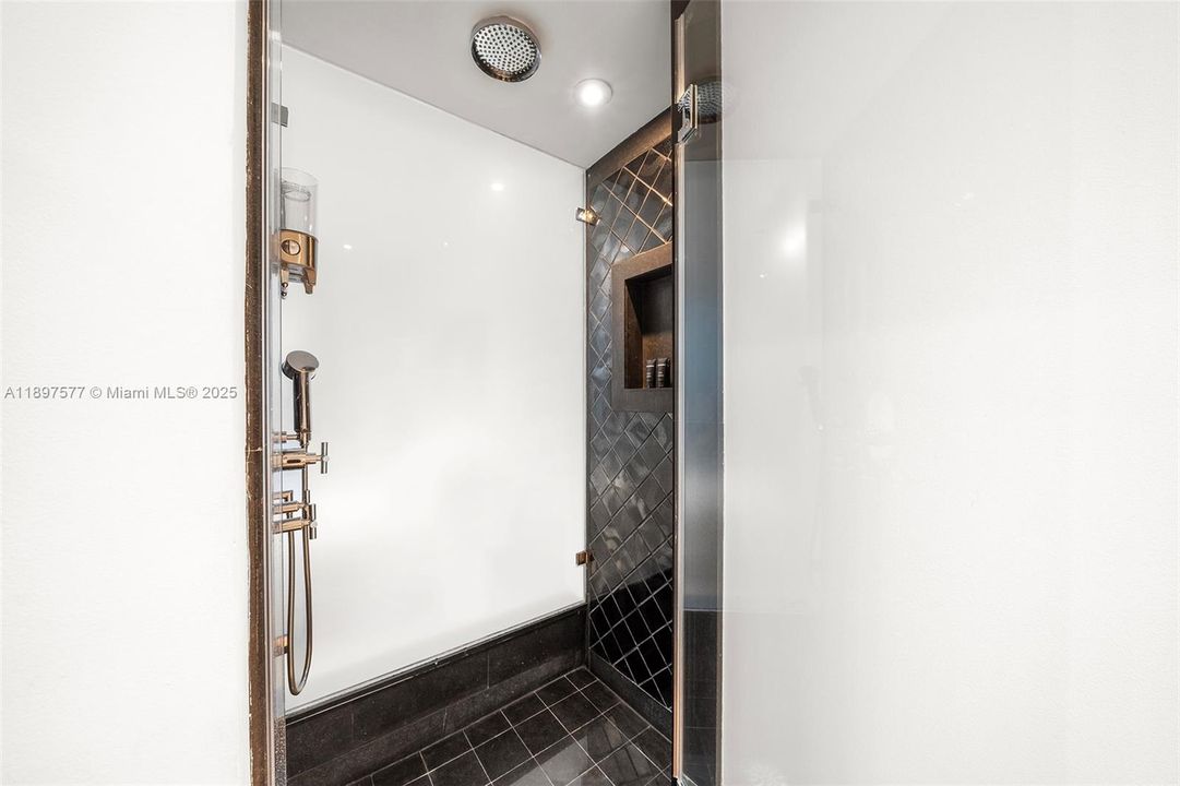 En Renta: $46,000 (2 camas, 2 baños, 1331 Pies cuadrados)