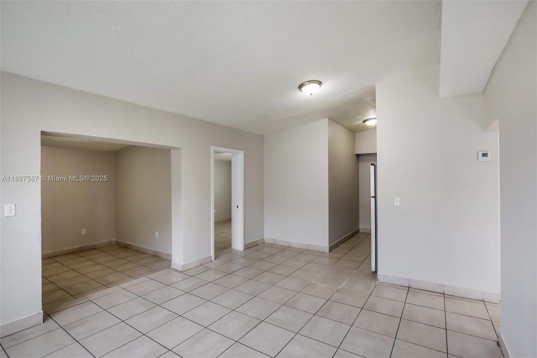 Recently Rented: $2,420 (3 beds, 2 baths, 1024 Square Feet)