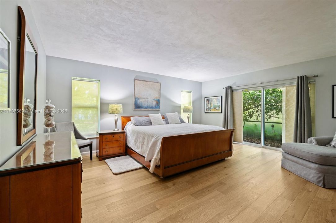 For Sale: $2,200,000 (5 beds, 4 baths, 3641 Square Feet)