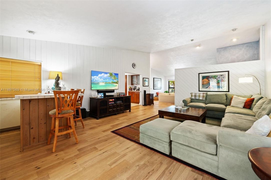 For Sale: $2,200,000 (5 beds, 4 baths, 3641 Square Feet)