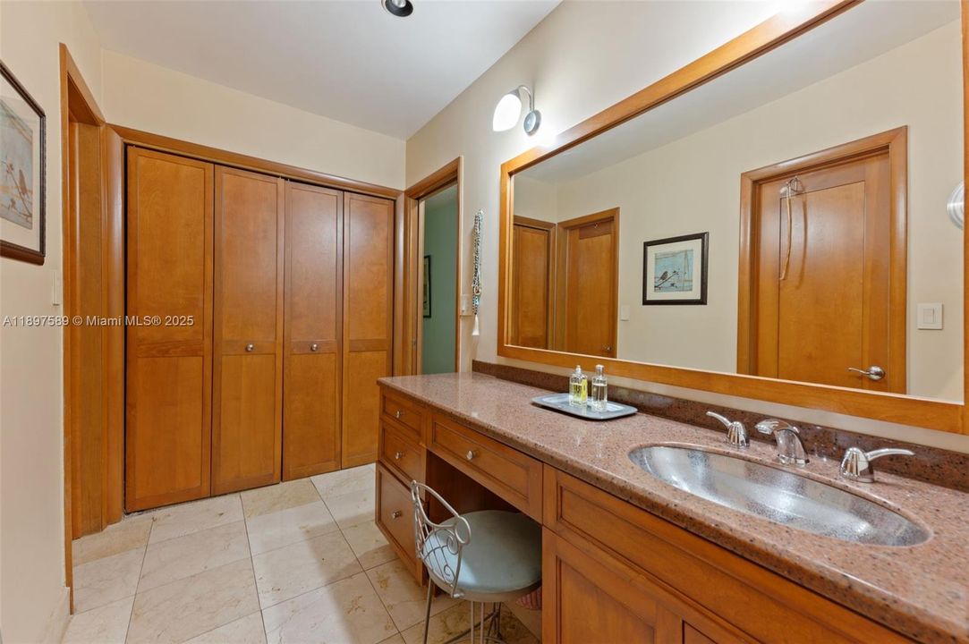 For Sale: $2,200,000 (5 beds, 4 baths, 3641 Square Feet)