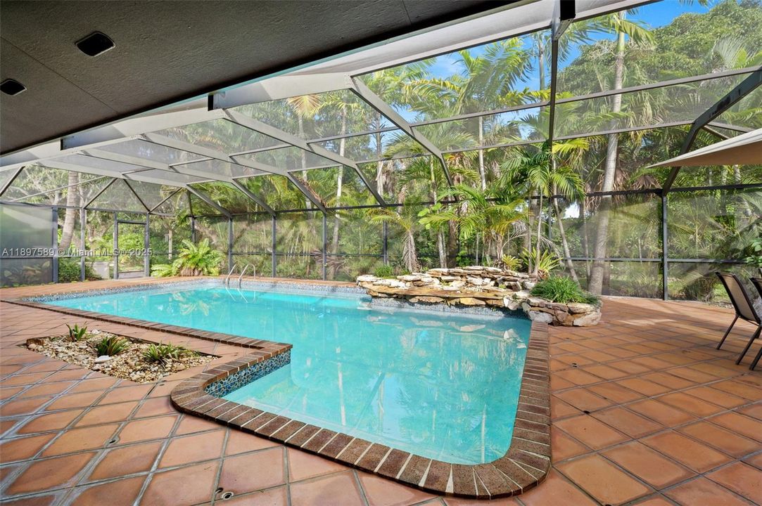 For Sale: $2,200,000 (5 beds, 4 baths, 3641 Square Feet)