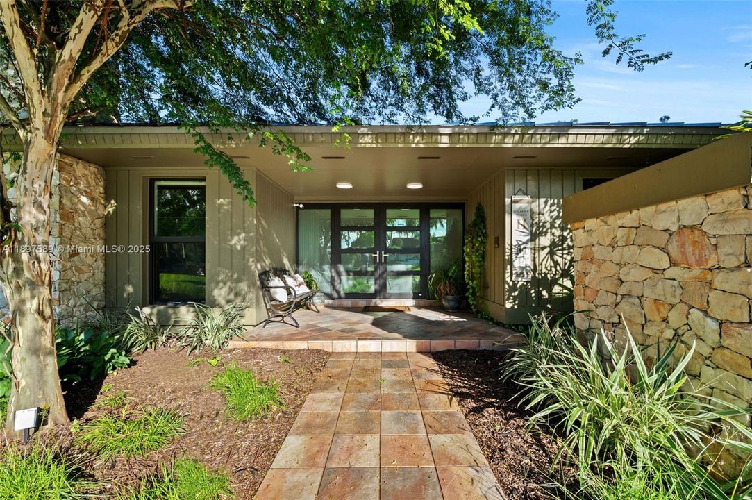 For Sale: $2,200,000 (5 beds, 4 baths, 3641 Square Feet)