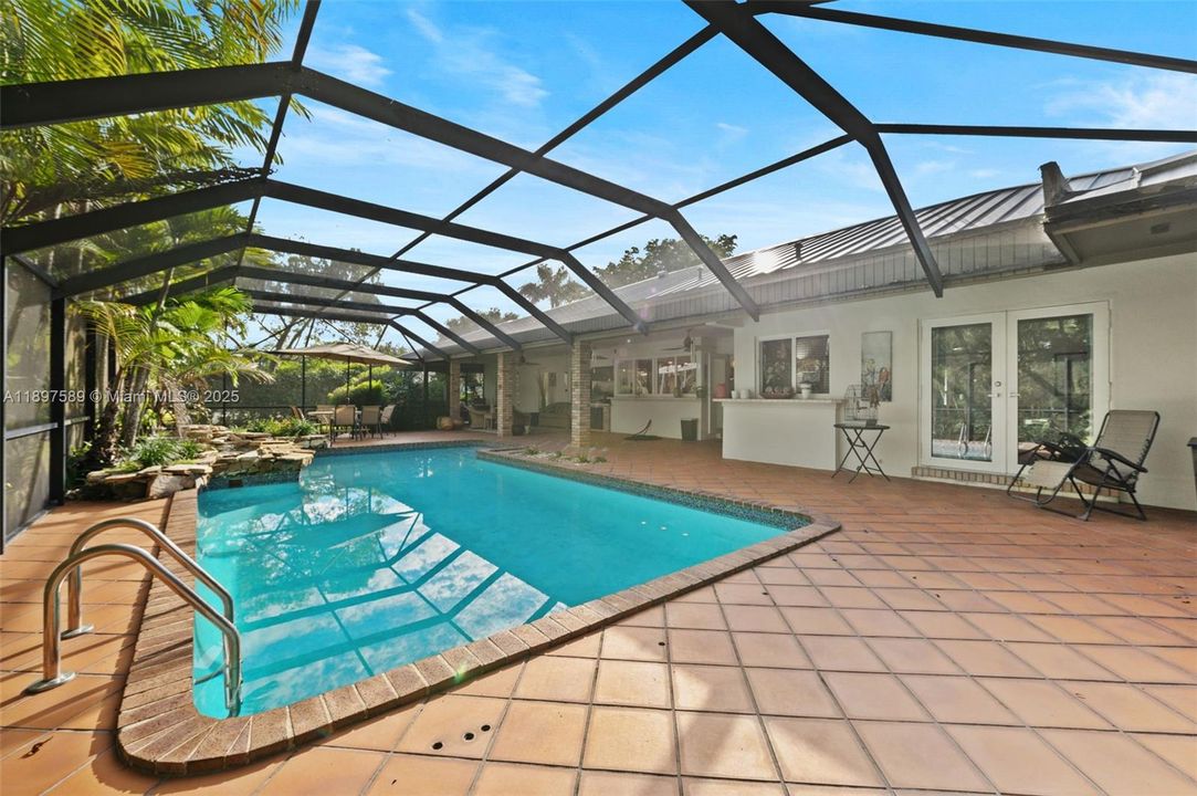 For Sale: $2,200,000 (5 beds, 4 baths, 3641 Square Feet)