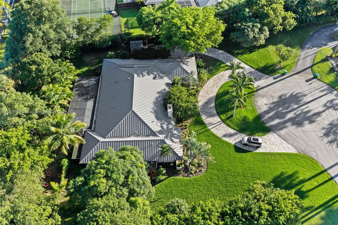 For Sale: $2,200,000 (5 beds, 4 baths, 3641 Square Feet)