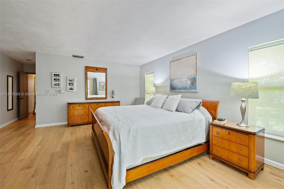 For Sale: $2,200,000 (5 beds, 4 baths, 3641 Square Feet)