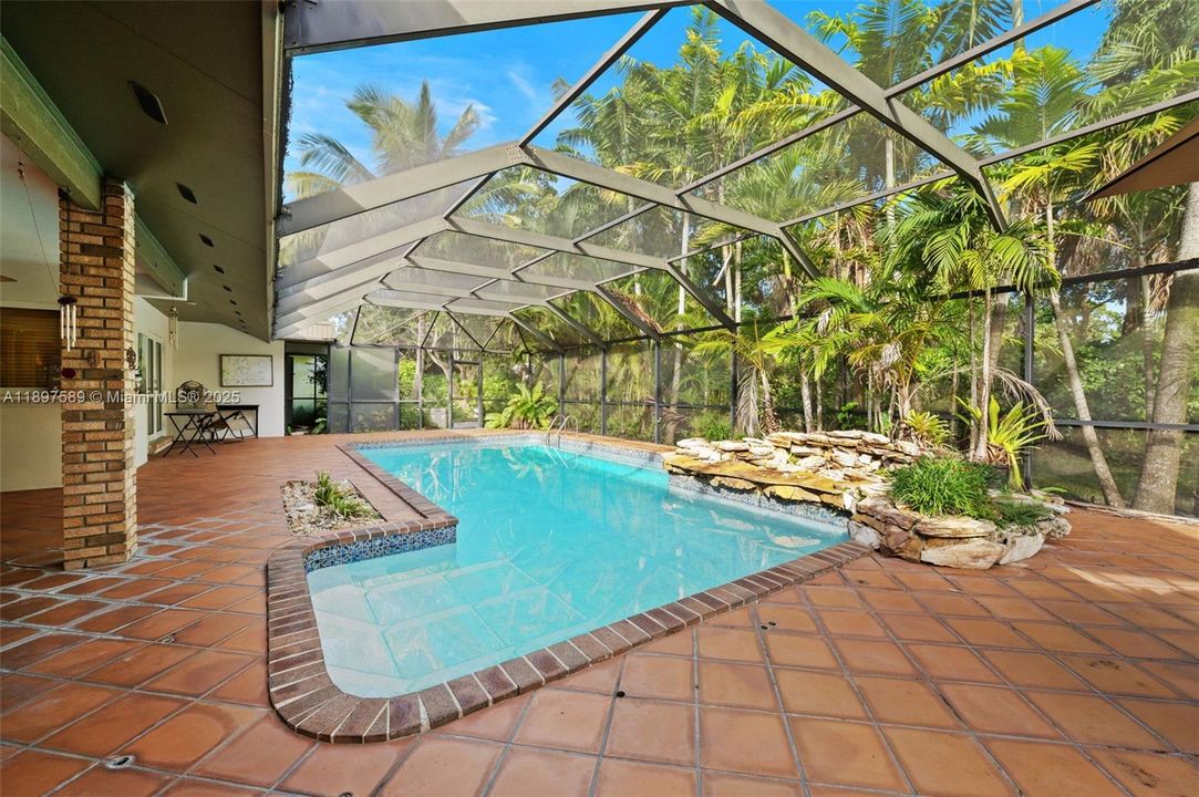 For Sale: $2,200,000 (5 beds, 4 baths, 3641 Square Feet)