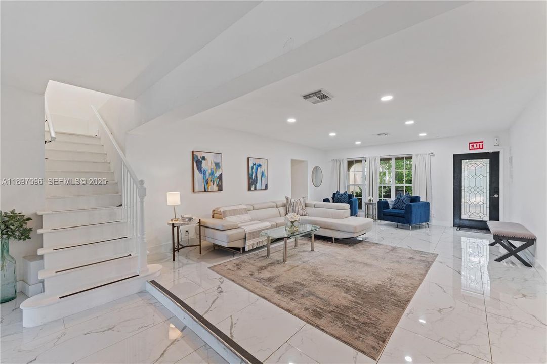 For Sale: $2,425,000 (7 beds, 3 baths, 3669 Square Feet)