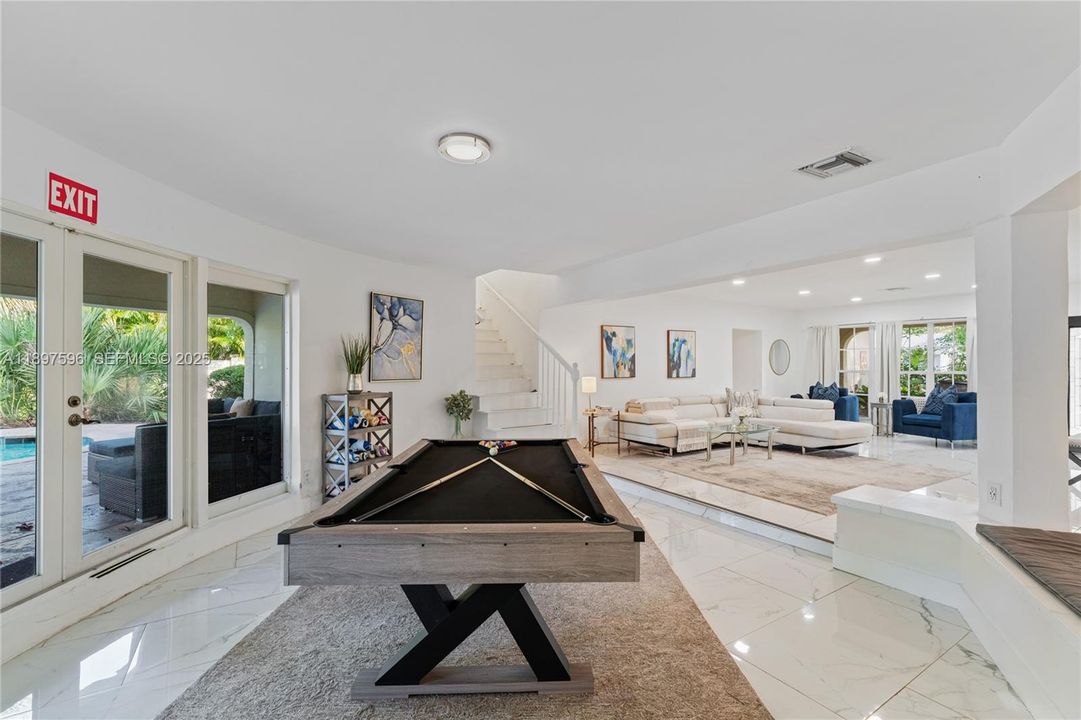 For Sale: $2,425,000 (7 beds, 3 baths, 3669 Square Feet)