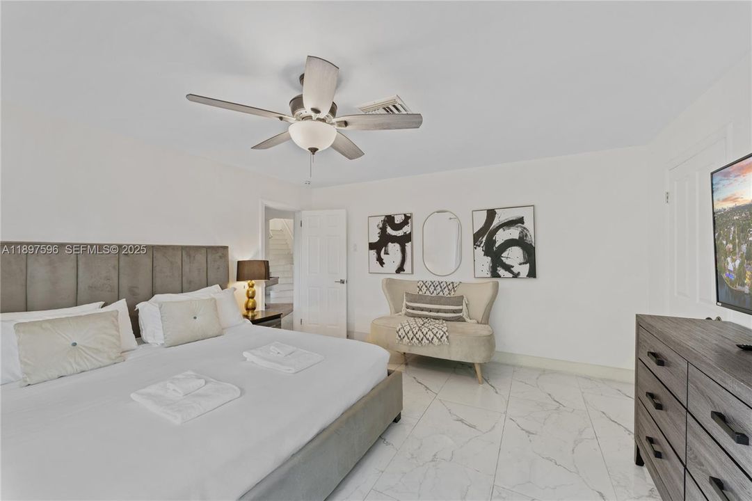 For Sale: $2,425,000 (7 beds, 3 baths, 3669 Square Feet)