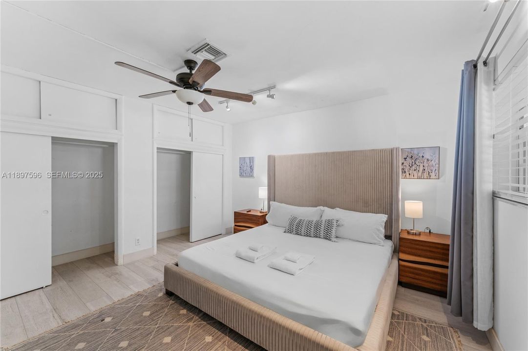 For Sale: $2,425,000 (7 beds, 3 baths, 3669 Square Feet)