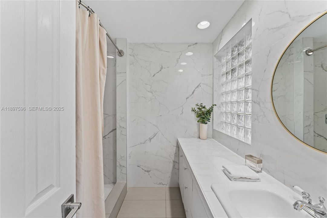 For Sale: $2,425,000 (7 beds, 3 baths, 3669 Square Feet)