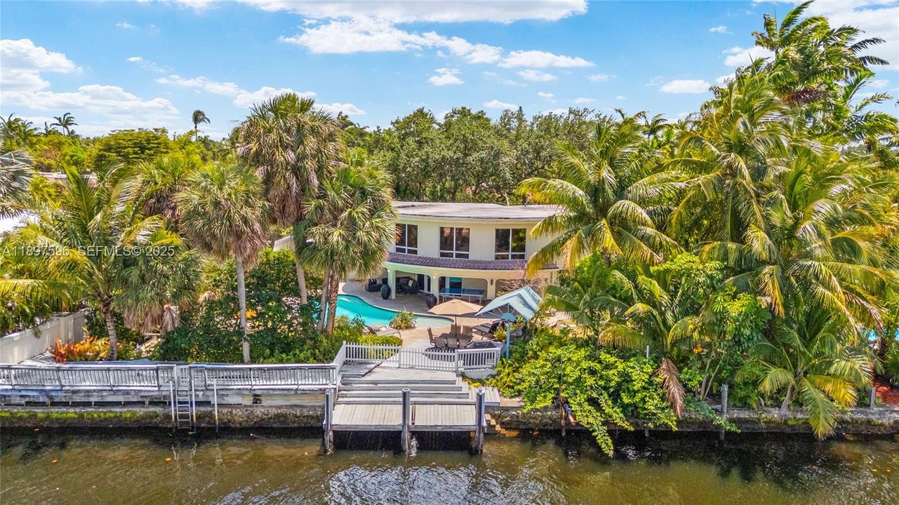 For Sale: $2,425,000 (7 beds, 3 baths, 3669 Square Feet)