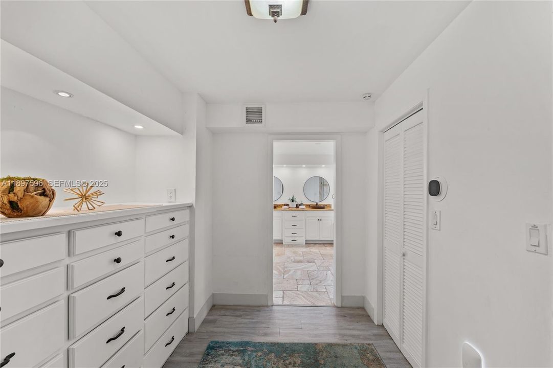 For Sale: $2,425,000 (7 beds, 3 baths, 3669 Square Feet)