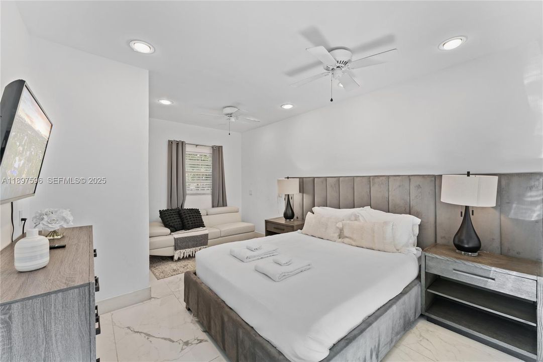 For Sale: $2,425,000 (7 beds, 3 baths, 3669 Square Feet)