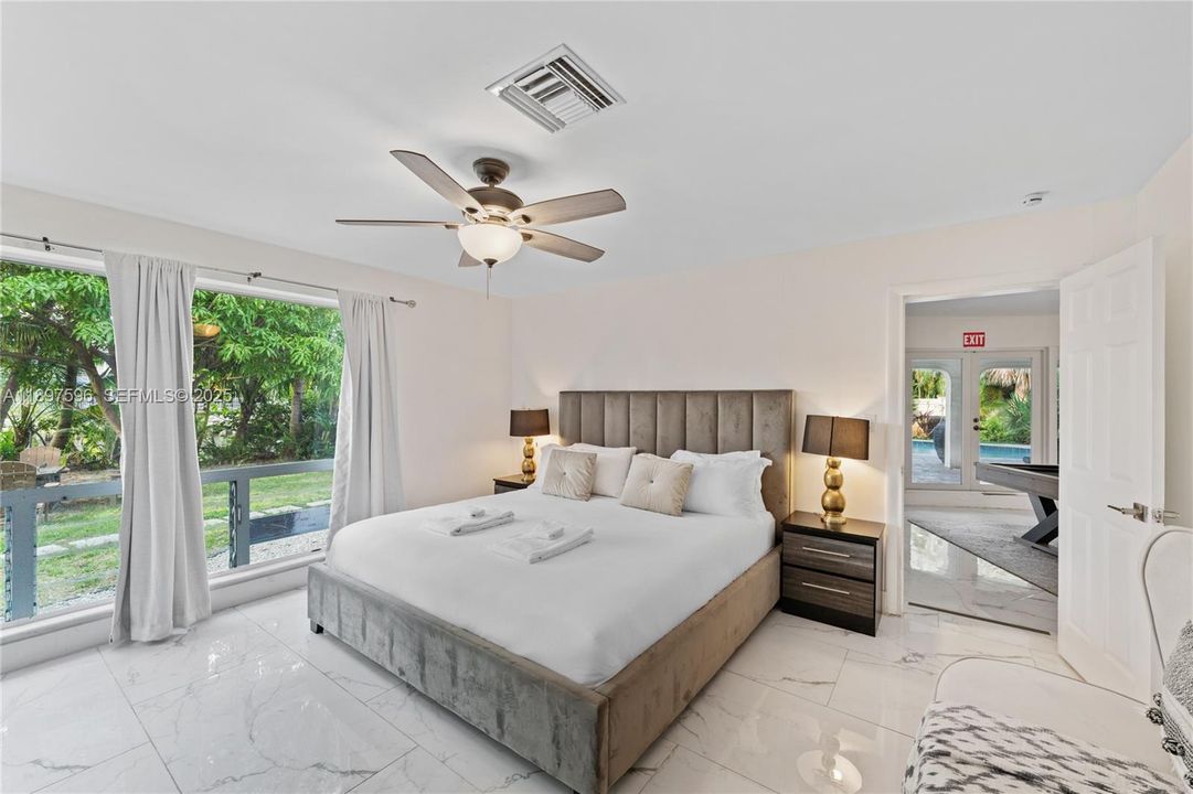 For Sale: $2,425,000 (7 beds, 3 baths, 3669 Square Feet)