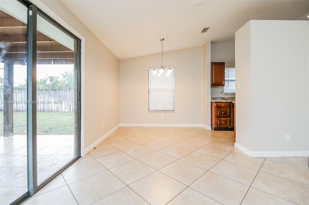 Active With Contract: $2,460 (3 beds, 2 baths, 1222 Square Feet)