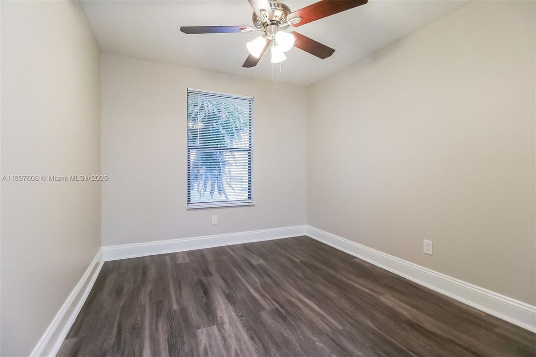 Active With Contract: $2,460 (3 beds, 2 baths, 1222 Square Feet)