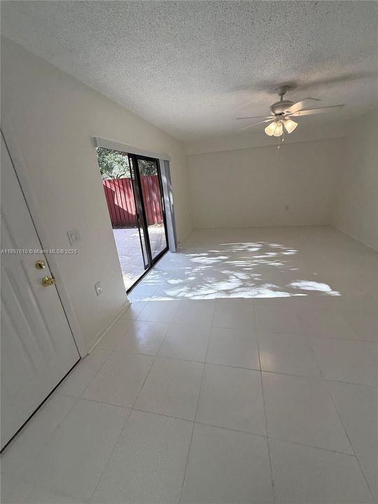 Active With Contract: $2,300 (2 beds, 2 baths, 1288 Square Feet)