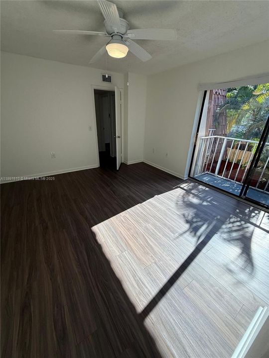 Active With Contract: $2,300 (2 beds, 2 baths, 1288 Square Feet)