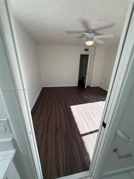 Active With Contract: $2,300 (2 beds, 2 baths, 1288 Square Feet)