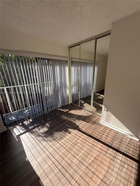 Active With Contract: $2,300 (2 beds, 2 baths, 1288 Square Feet)