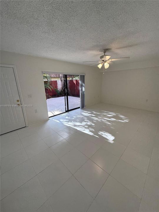 Active With Contract: $2,300 (2 beds, 2 baths, 1288 Square Feet)