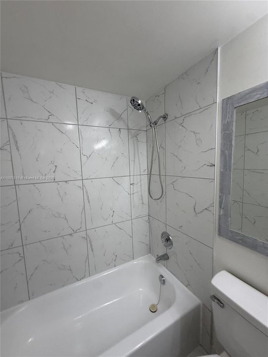 Active With Contract: $2,300 (2 beds, 2 baths, 1288 Square Feet)